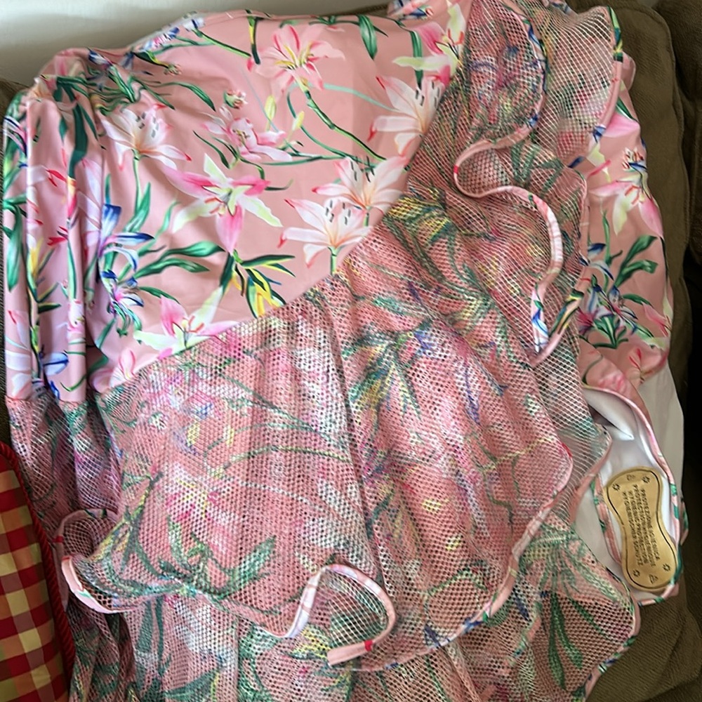 Bathing suit and matching cover up skirt. - Picture 7 of 12